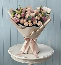 Букет цветов из:  Розы и Лизиантусы в Вольное