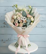 Букет цветов из:  Розы и Лизиантусы в Вольное