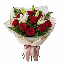 Букет цветов из:  Лилии и Розы в Вольное
