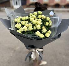 Букет Белые кустовые розы Солинеро в Вольное
