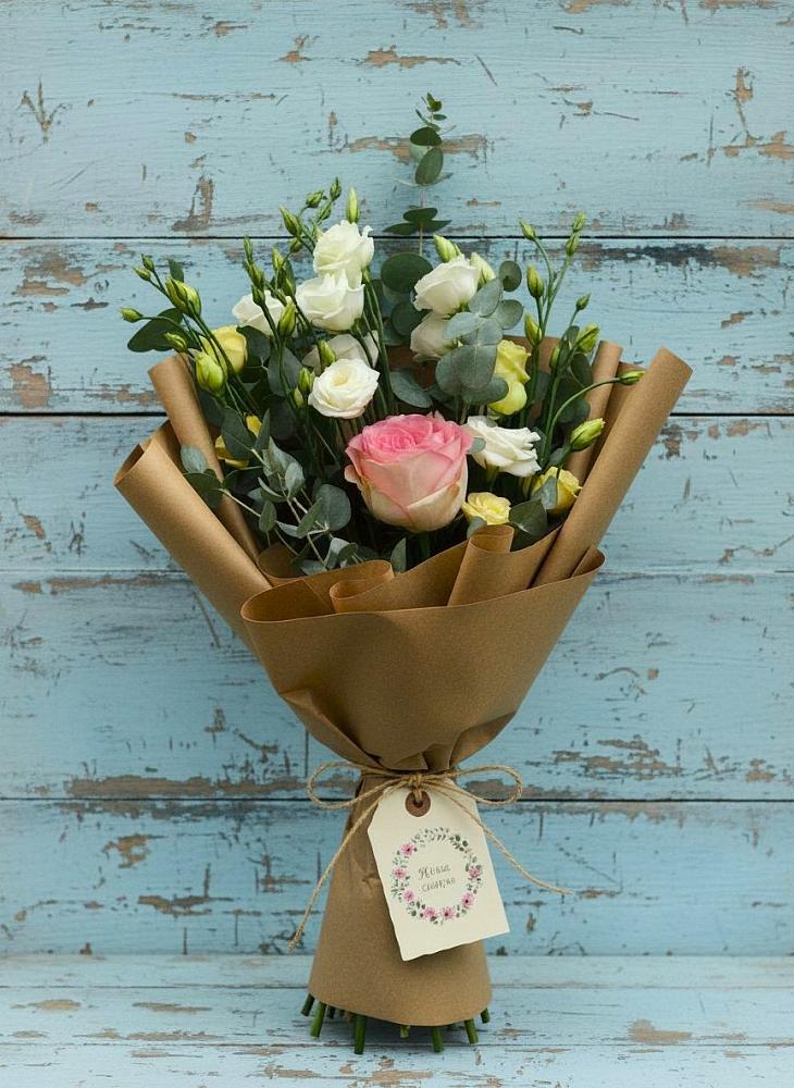 Букет цветов из: Розы и Лизиантусы в Вольное