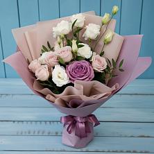 Букет цветов из:  Розы и Лизиантусы в Вольное