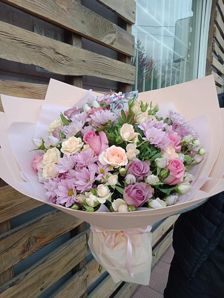 Букет цветов из: Розы и Хризантемы в Вольное