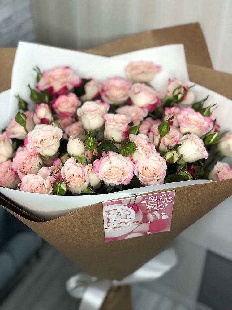 Букет цветов из: Розы в Вольное