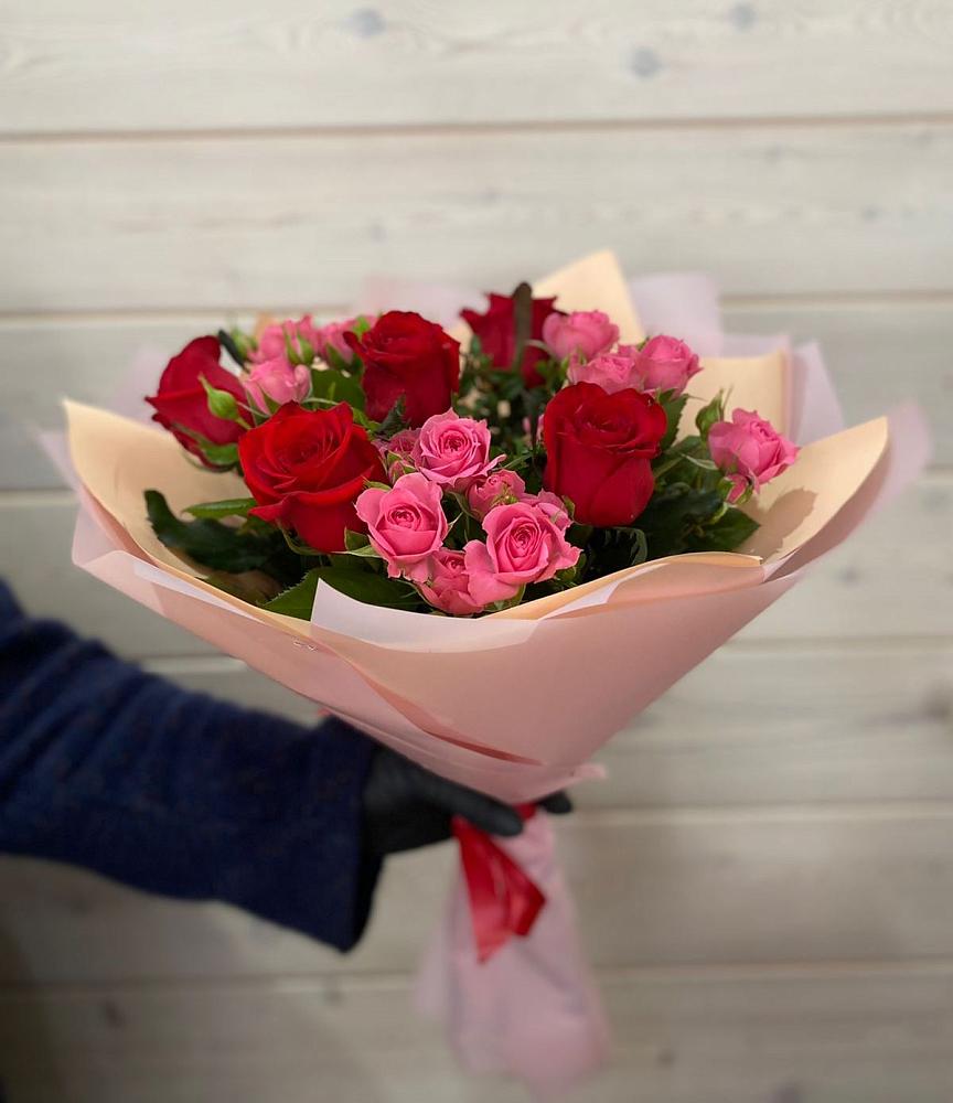 Букет цветов из: Розы в Вольное