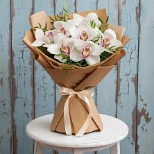 Букет цветов из:  Орхидеи и Розы в Вольное